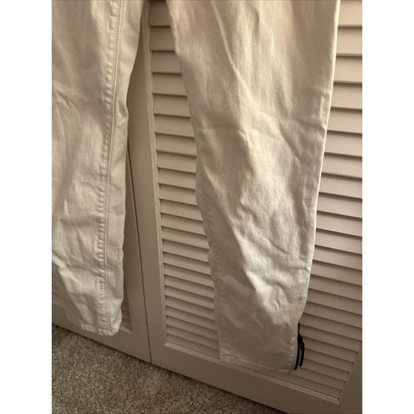 White House Black Market Women Skimmer Pants White Denim Size 6 Cotton Blend EUC - Picture 2 of 6